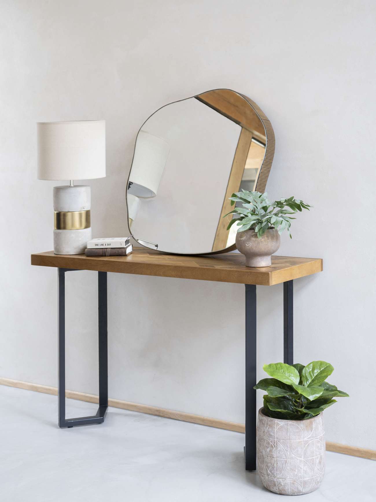 Concrete and Gold Table Lamp with Natural Shade E27 60W