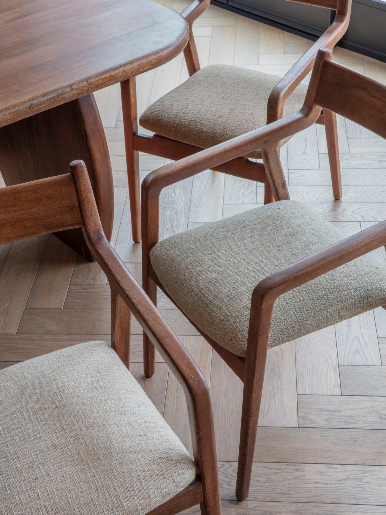 Bingham Upholstered Swivel Chair Soft Caramel