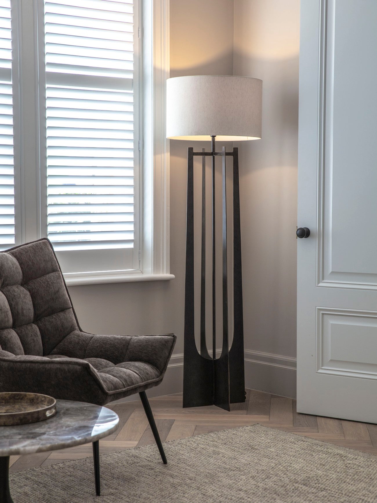 Glenthorpe Hammered Iron Floor Lamp Gilded Oak Finish - E27 60W