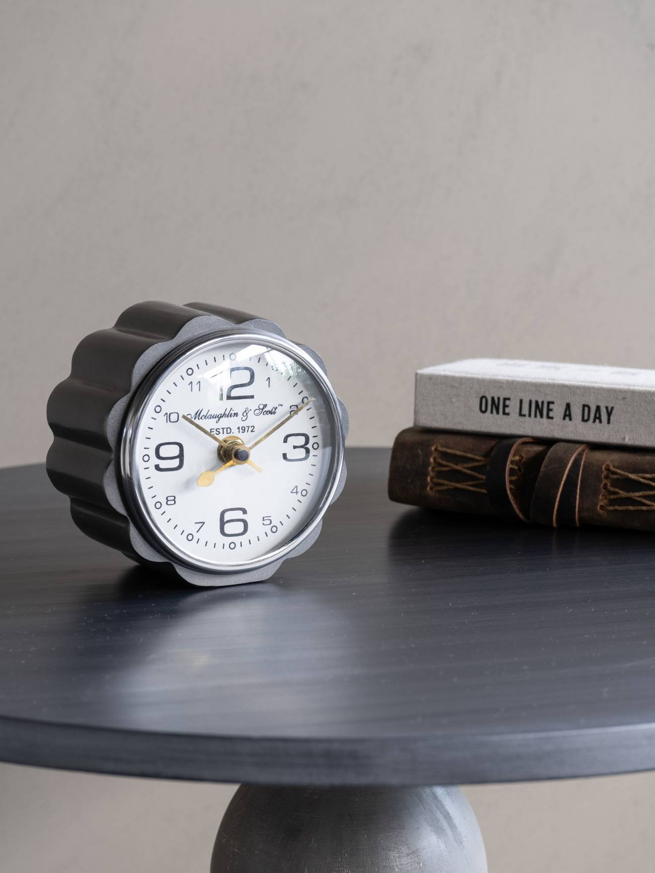 Curve Detail Mantel Clock