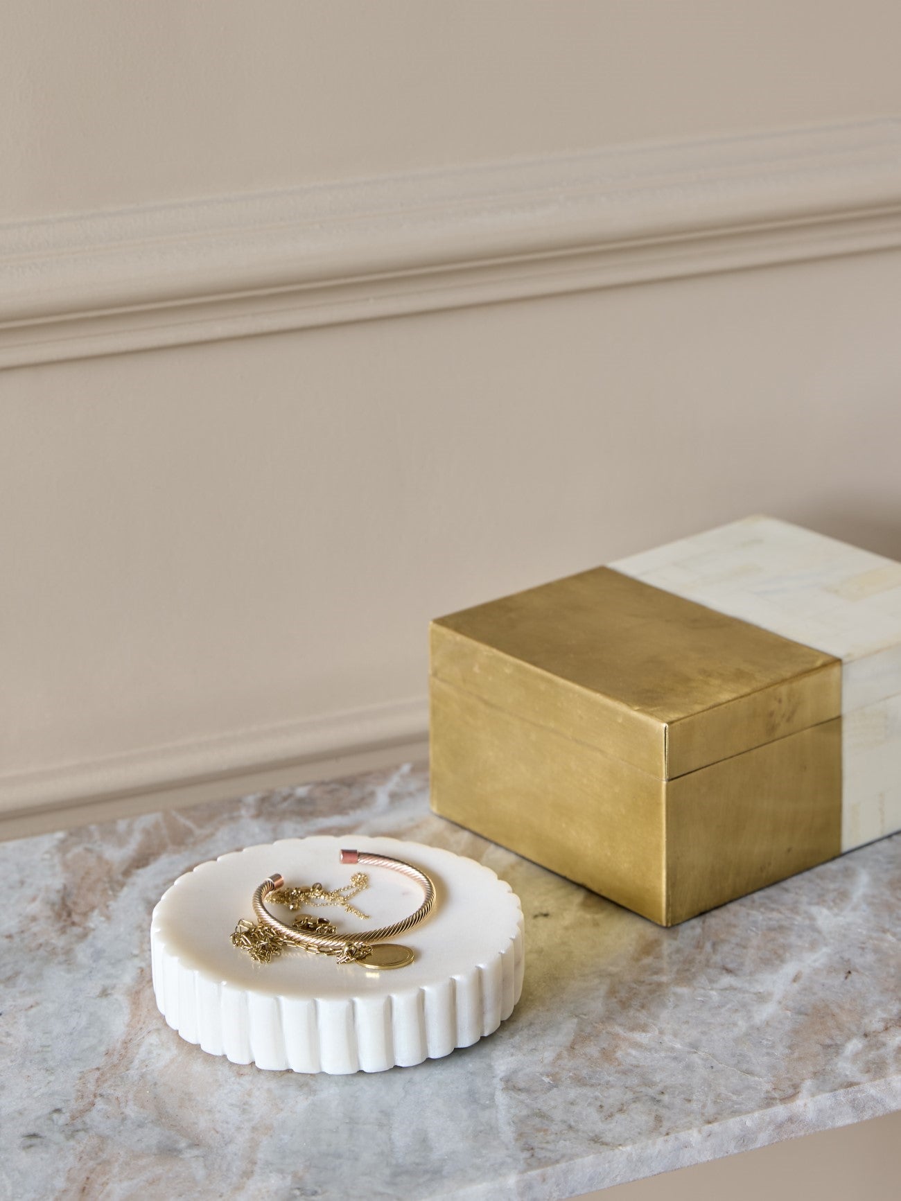 Amara White Marble Soap Dish